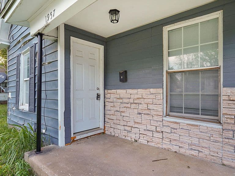 Listing photo 4
