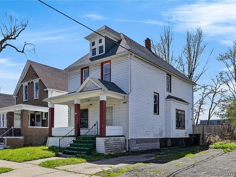 Listing photo 2