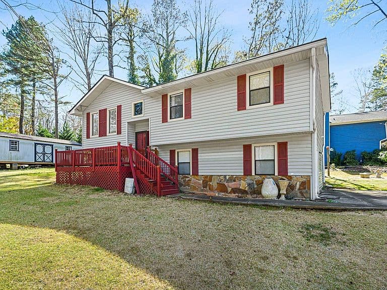 Listing photo 3