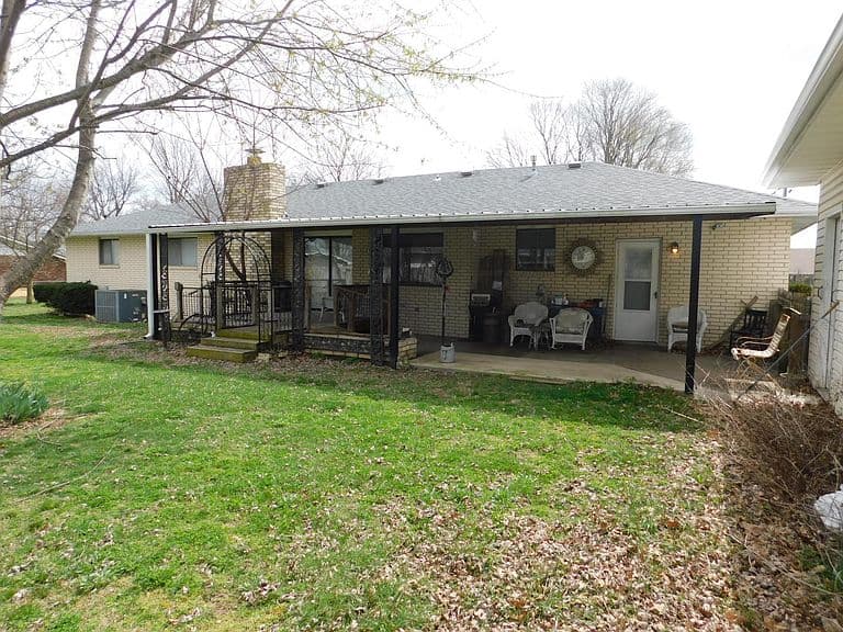 Listing photo 4