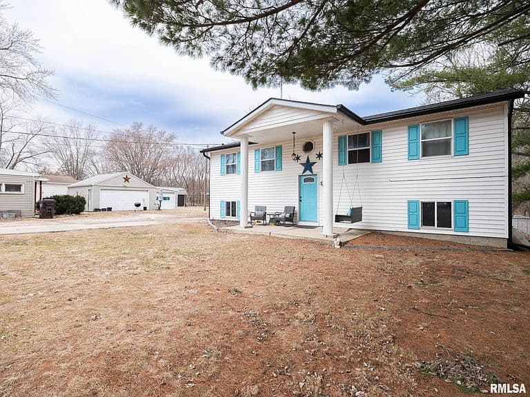 Listing photo 4