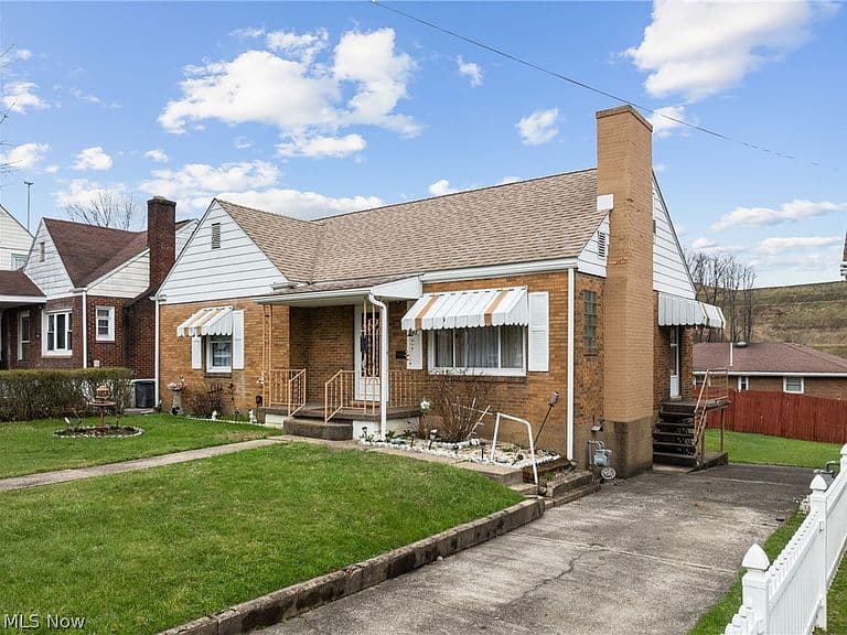 Listing photo 3