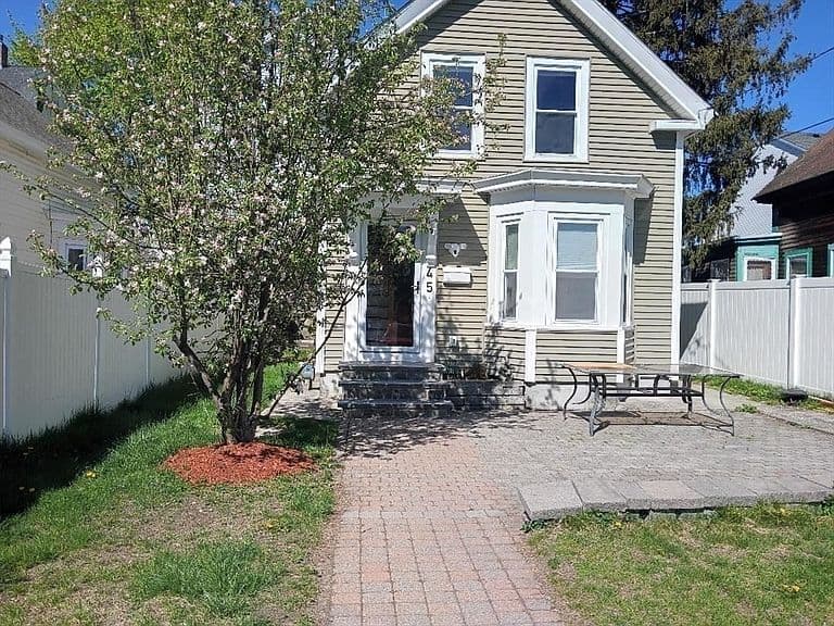Listing photo