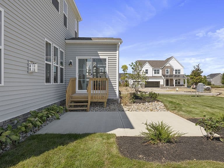 Listing photo 5