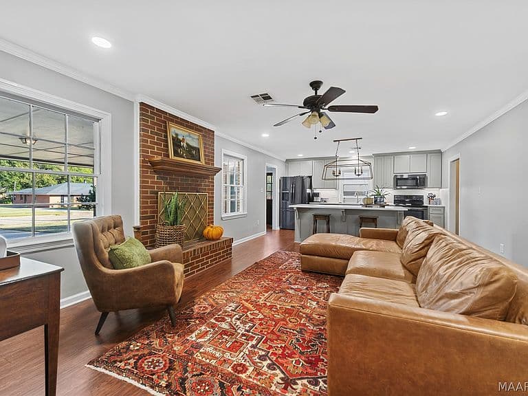 Listing photo 5
