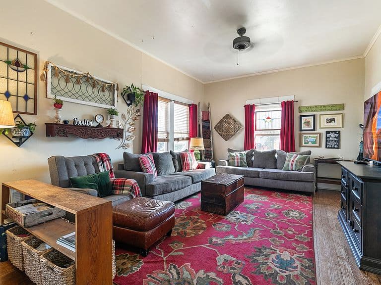 Listing photo 4
