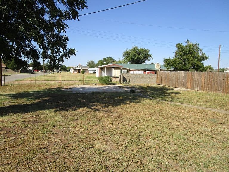 Listing photo 4