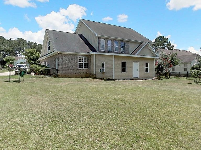 Listing photo 5