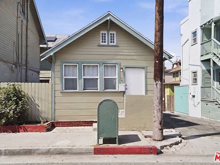Listing photo 4