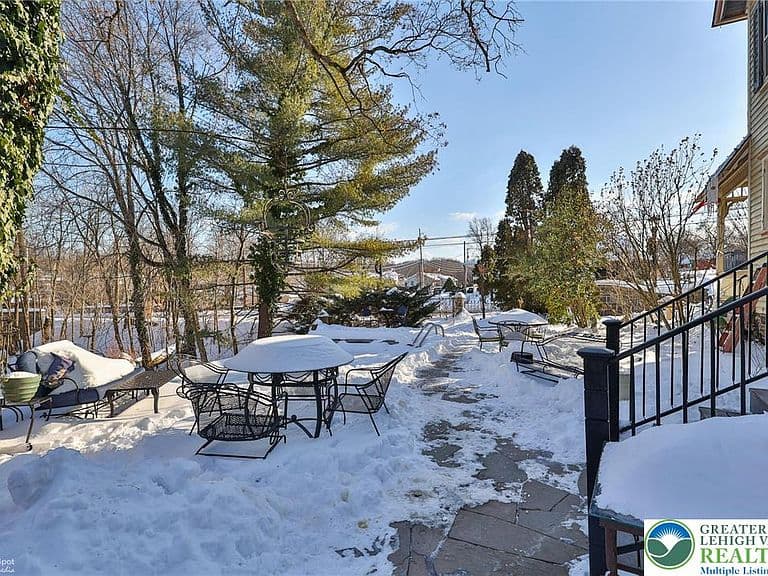 Listing photo 4