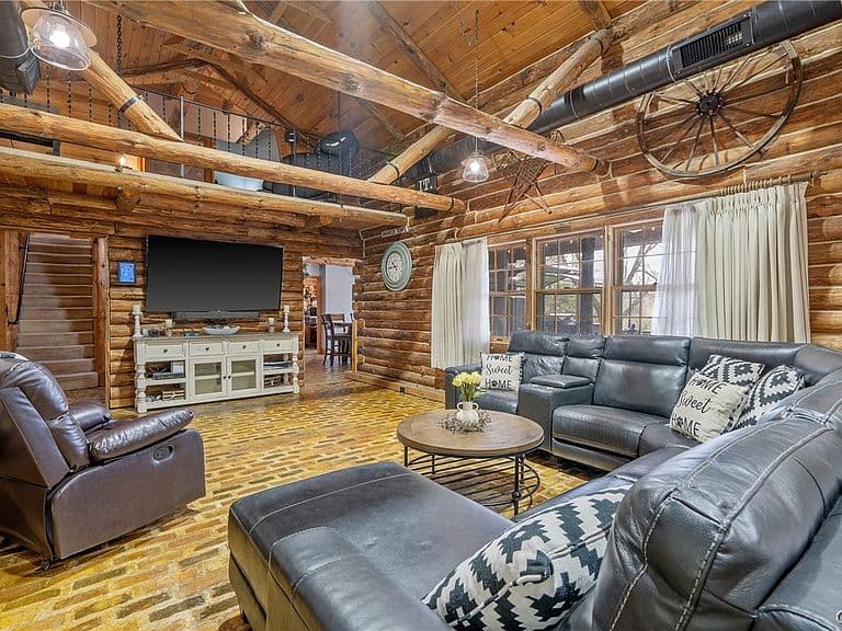 Listing photo 5