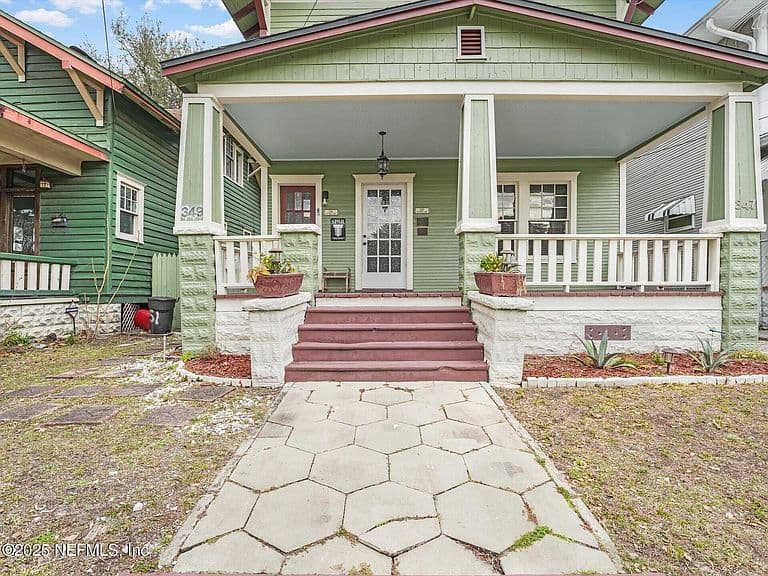 Listing photo 3