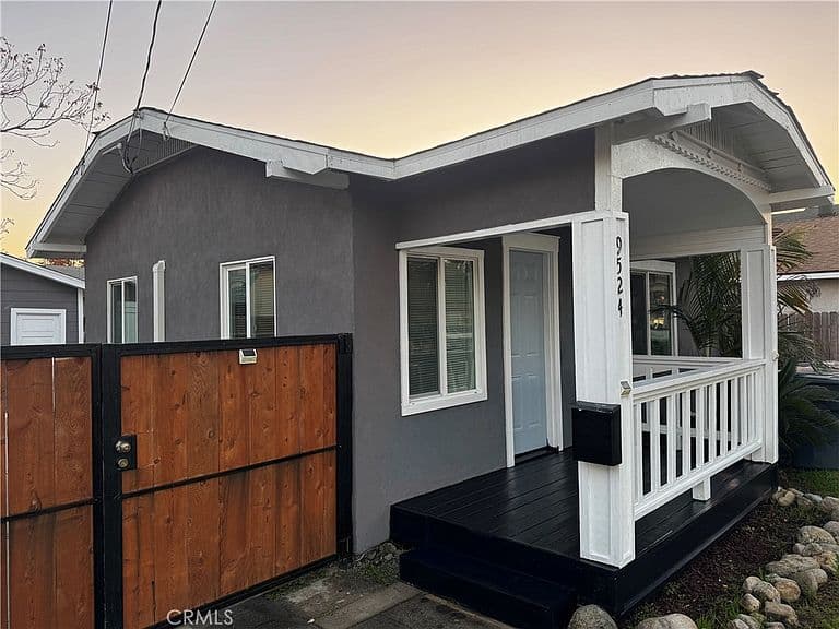 Listing photo 2