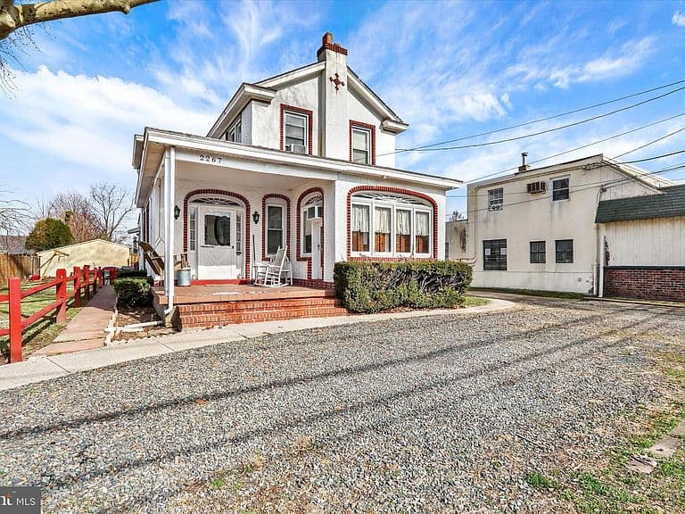 Listing photo 4