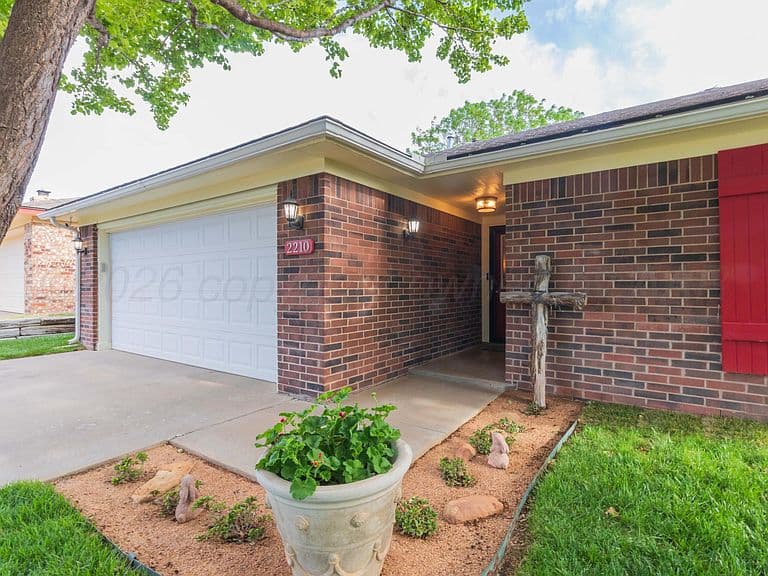 Listing photo 4