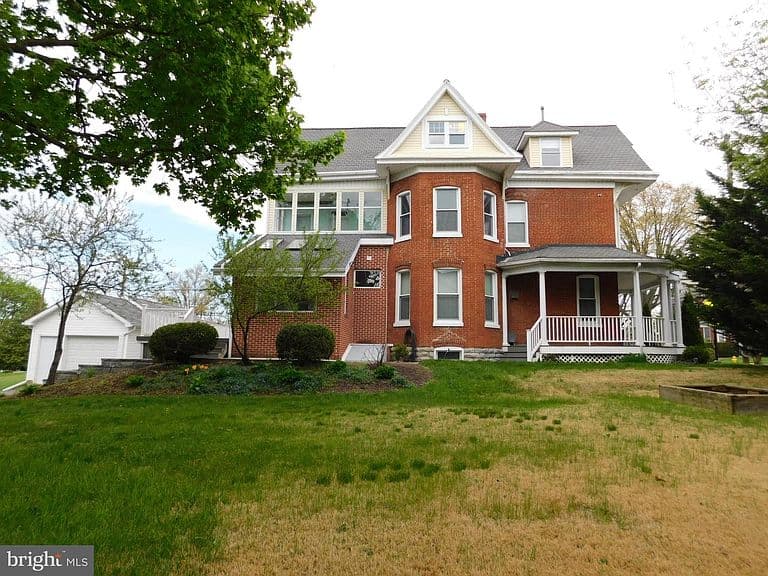 Listing photo 3