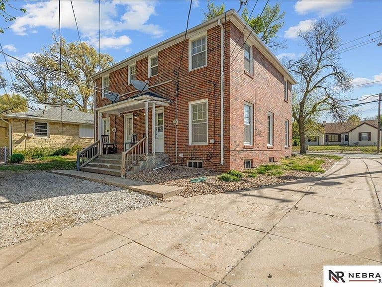 Listing photo 3
