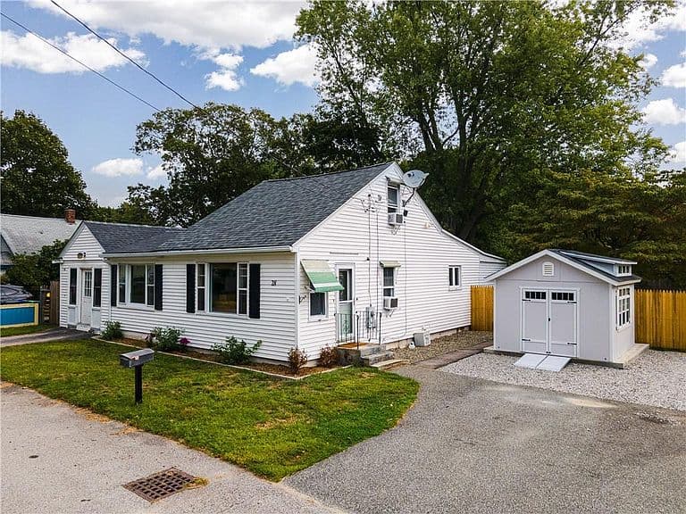 Listing photo 2