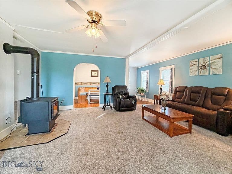 Listing photo 3