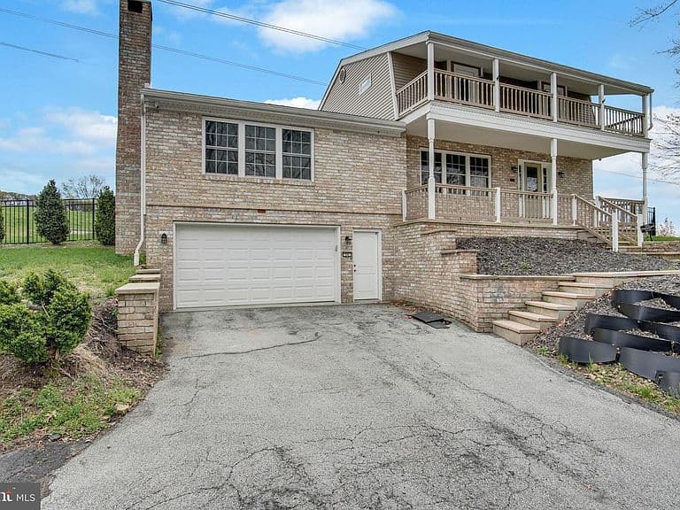 Listing photo 5