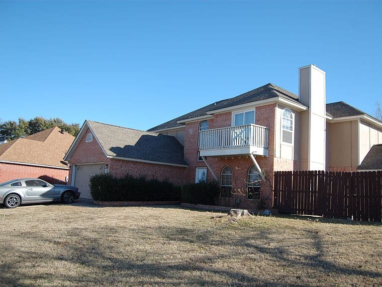 Listing photo 3