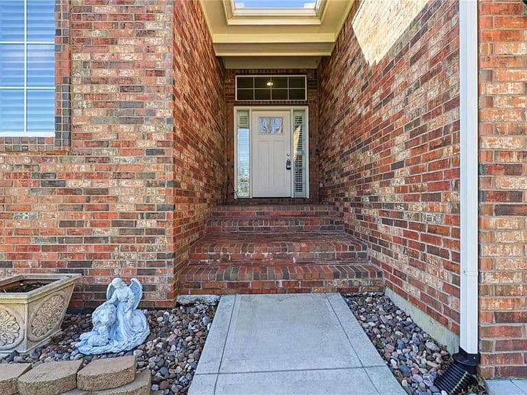 Listing photo 4