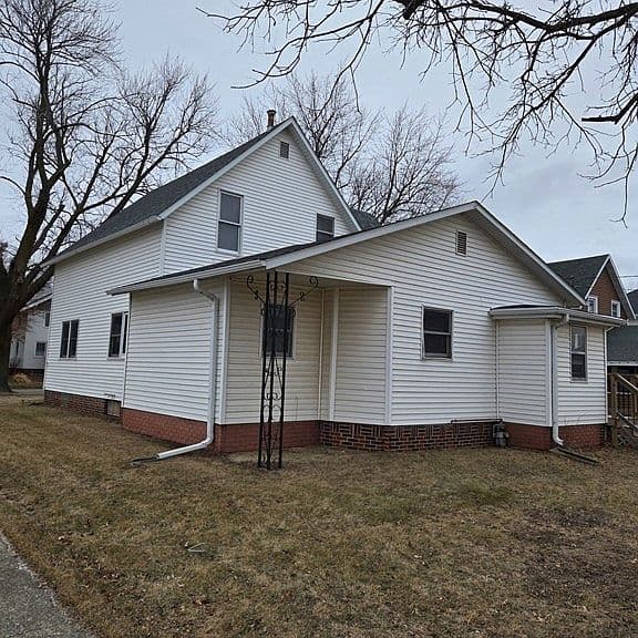 Listing photo 2