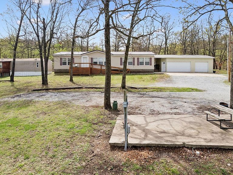Listing photo 5