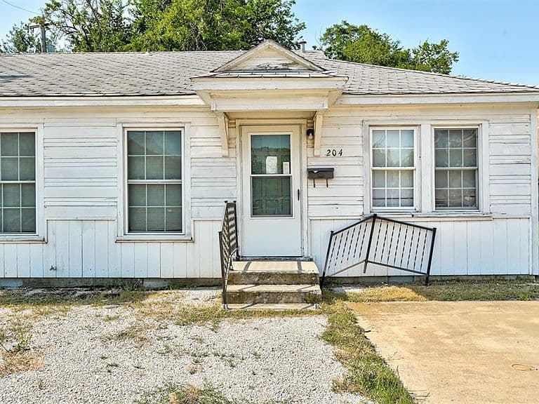 Listing photo 5
