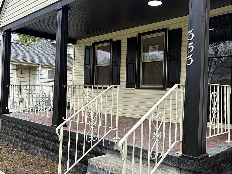 Listing photo 3