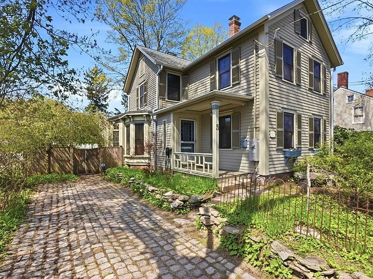 Listing photo 3