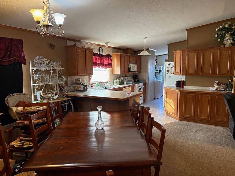 Listing photo 5