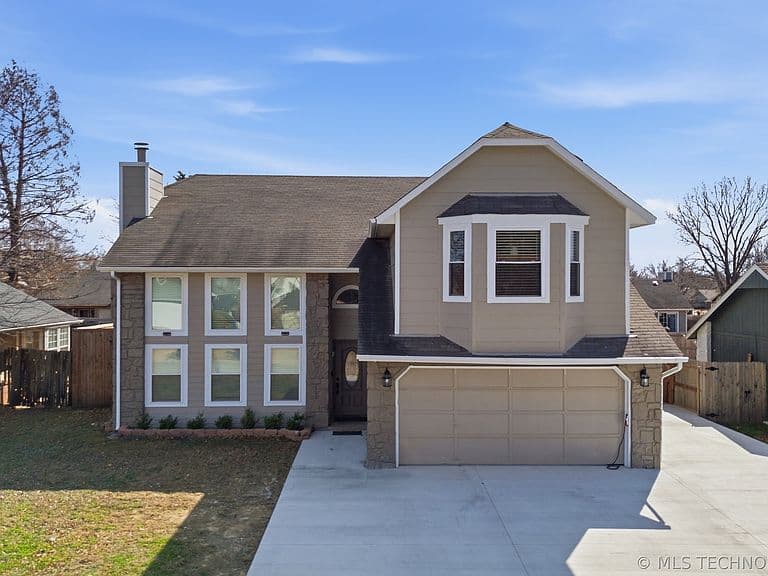 Listing photo 2