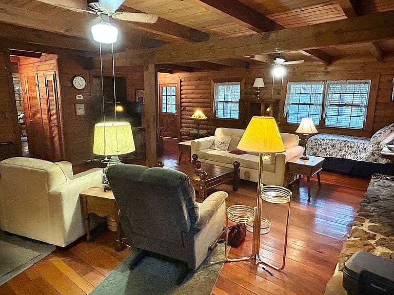 Listing photo 5