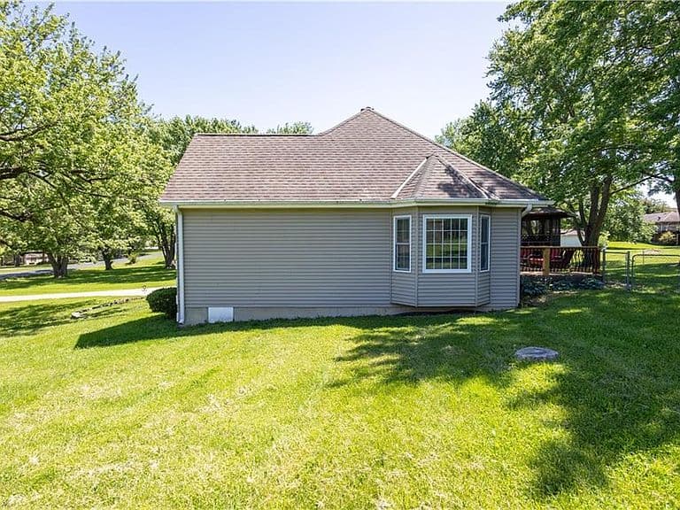 Listing photo 4