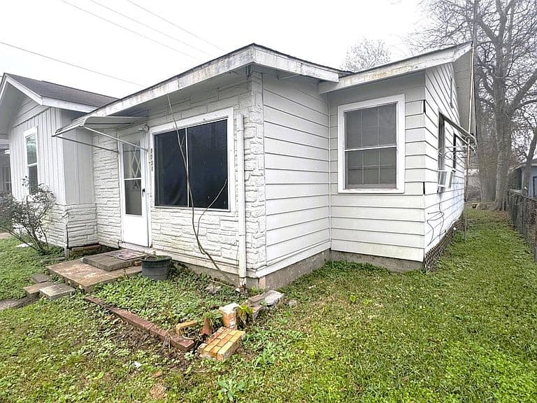 Listing photo 5