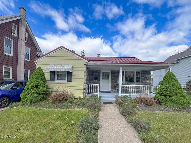 Listing photo 2