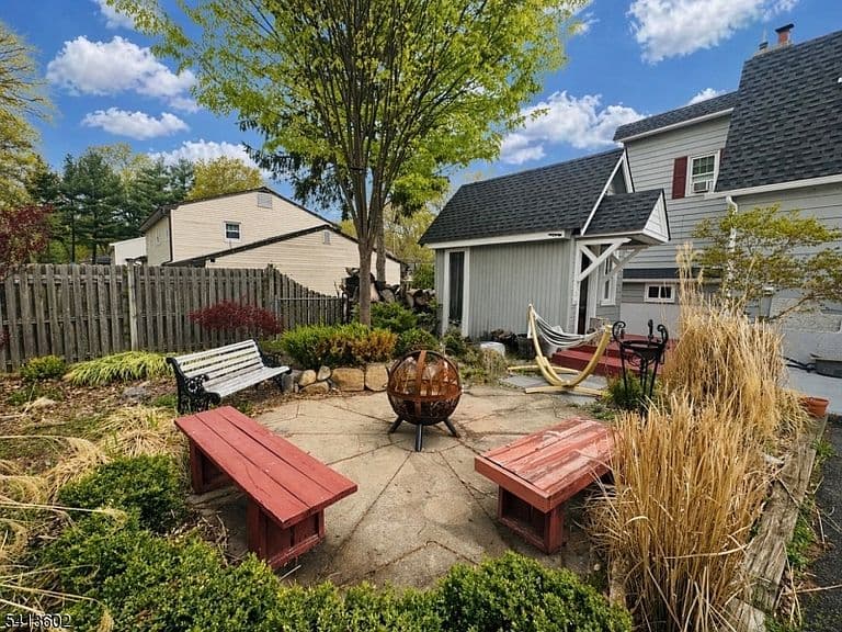 Listing photo 4