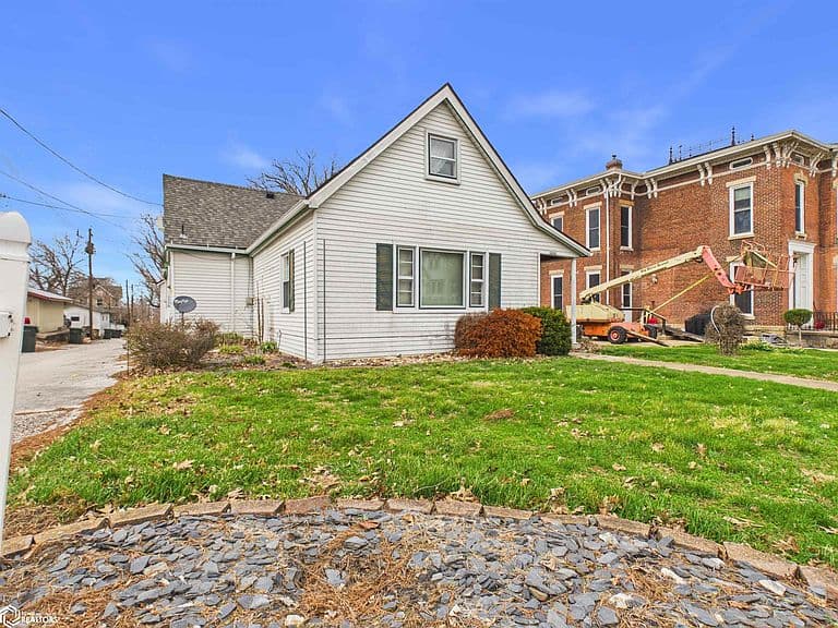 Listing photo 3