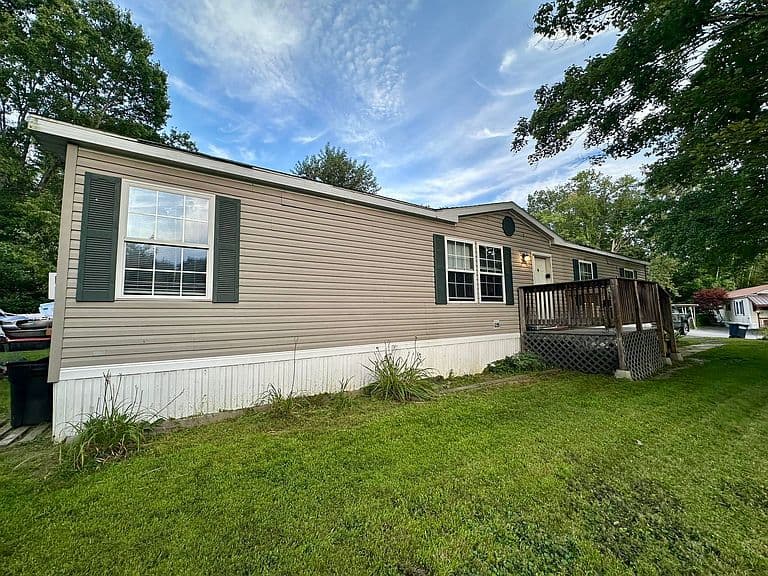 Listing photo 2