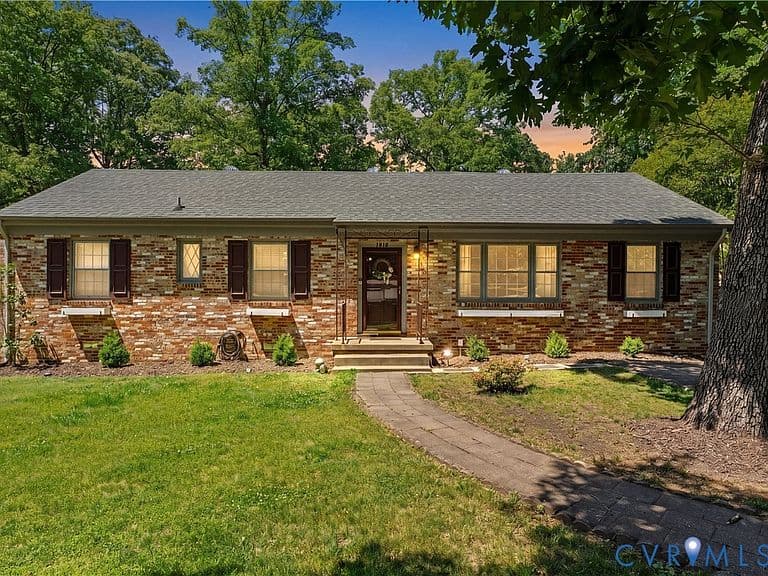 Listing photo 3