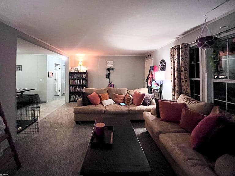 Listing photo 4