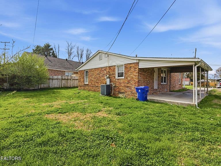 Listing photo 5