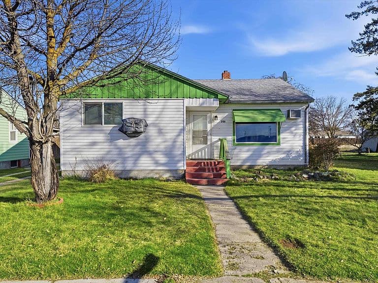 Listing photo 2