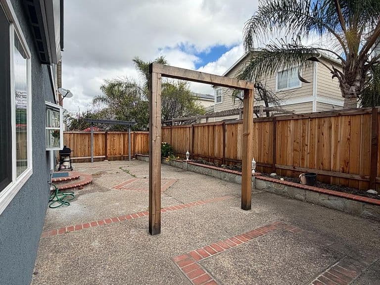 Listing photo 5