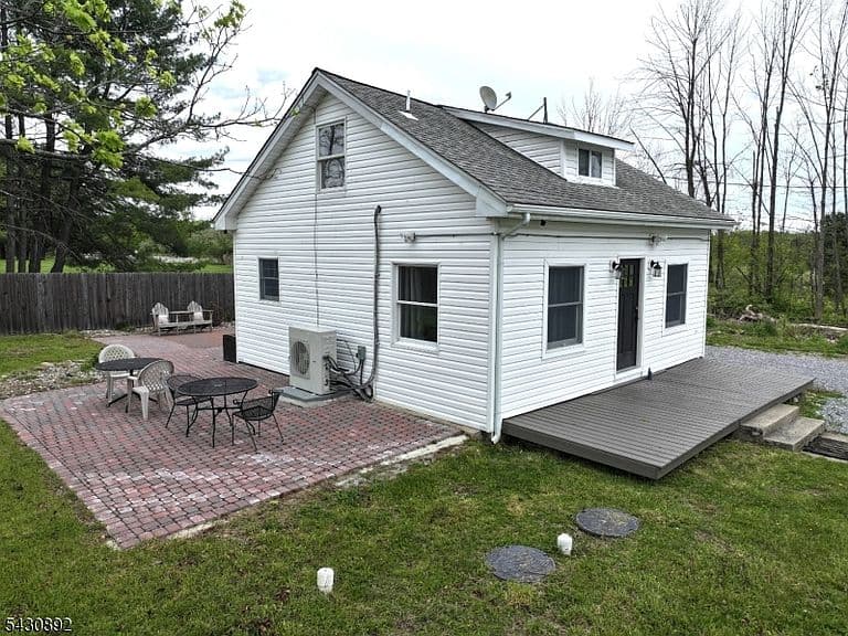 Listing photo