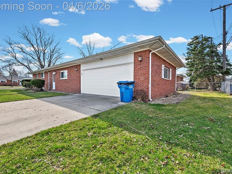 Listing photo 5