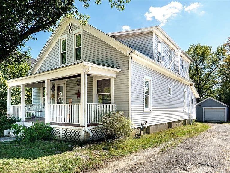 Listing photo 3