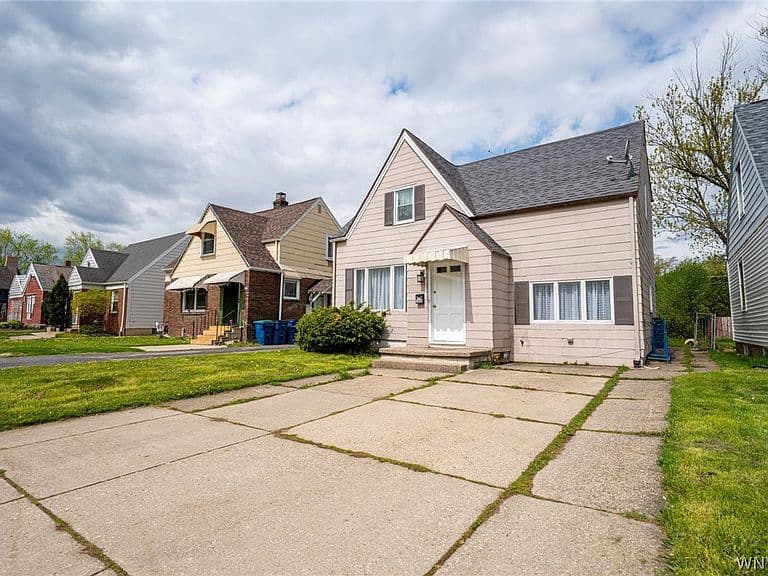 Listing photo 3