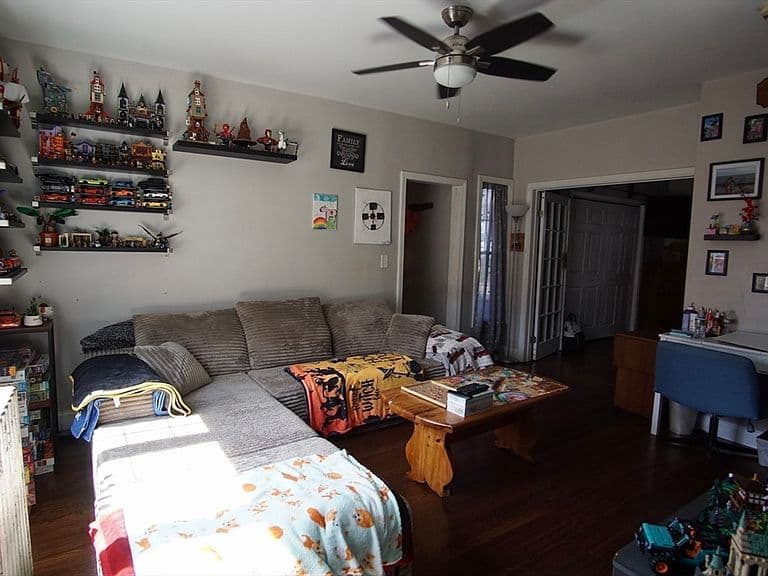 Listing photo 5